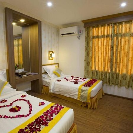 Orient Hotel Mandalay Bagian luar foto