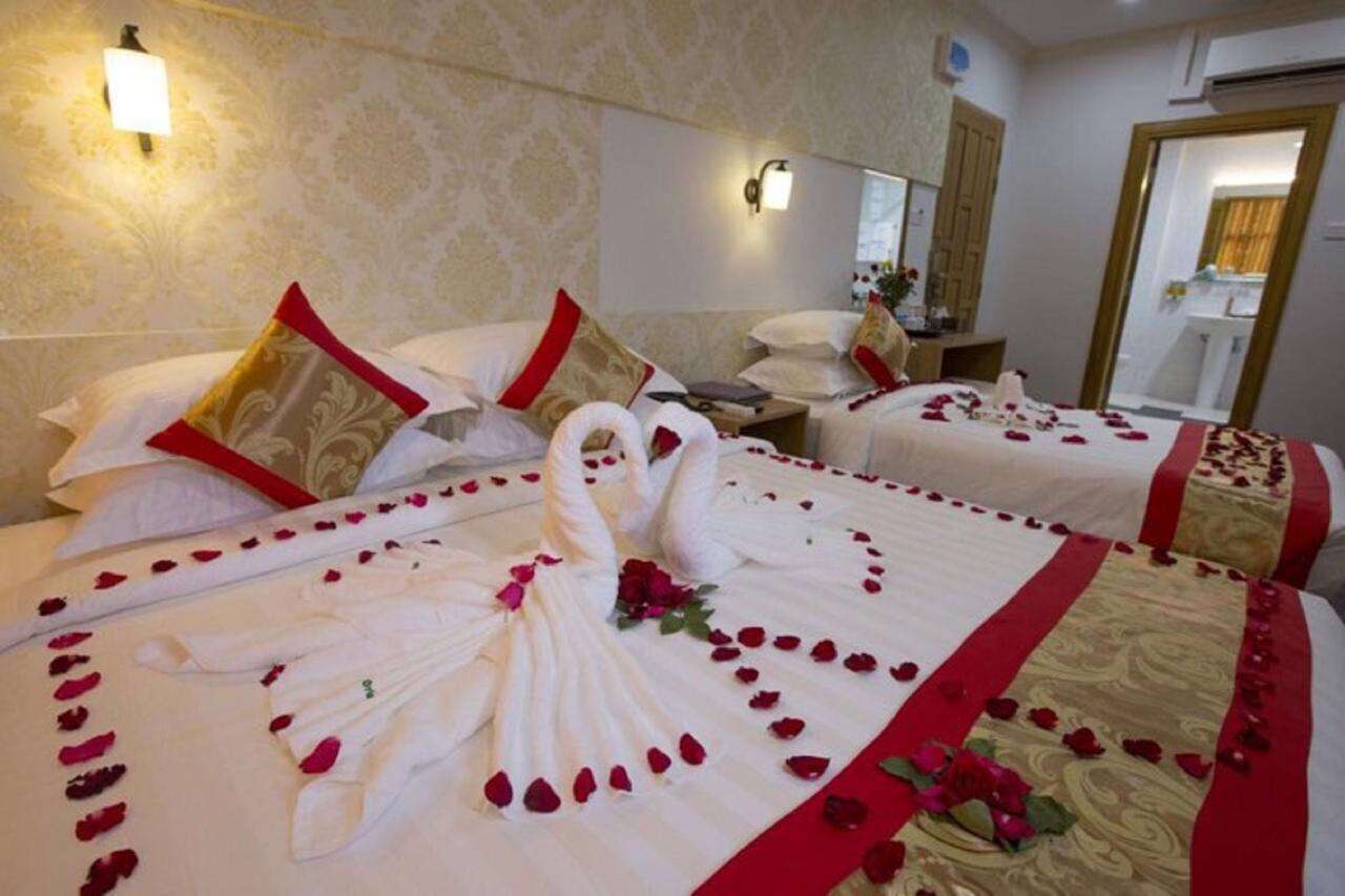 Orient Hotel Mandalay Bagian luar foto