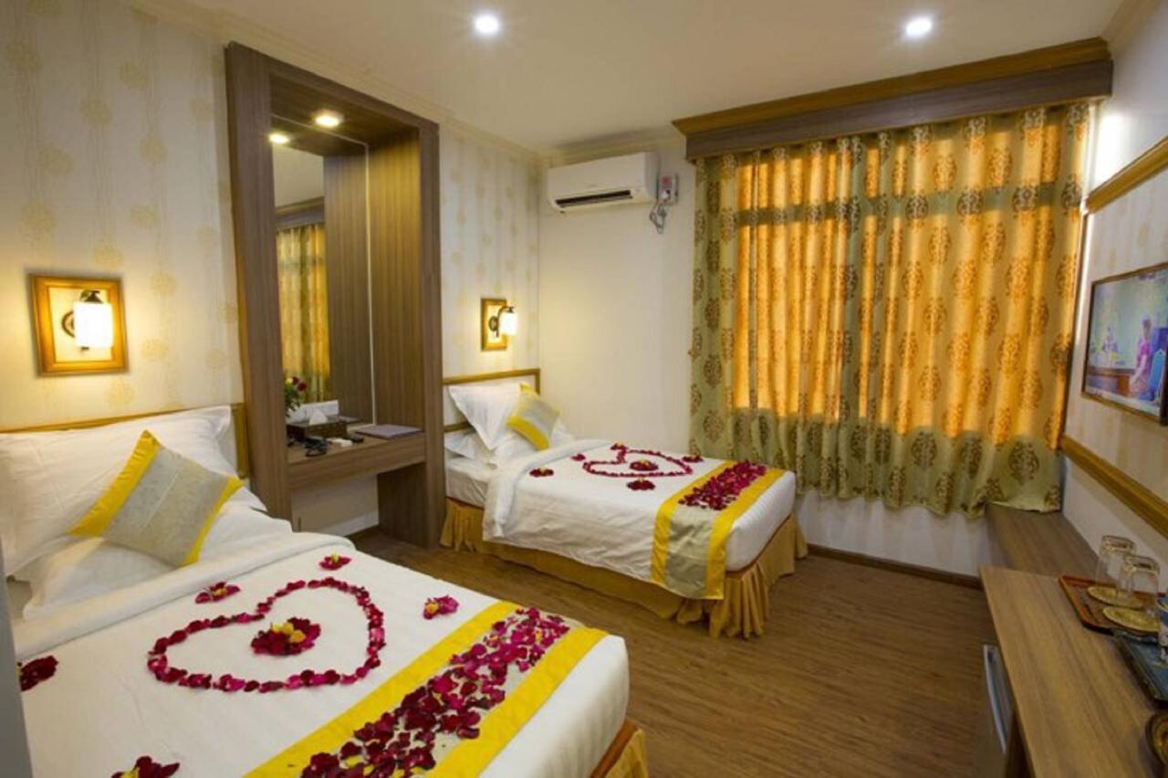Orient Hotel Mandalay Bagian luar foto