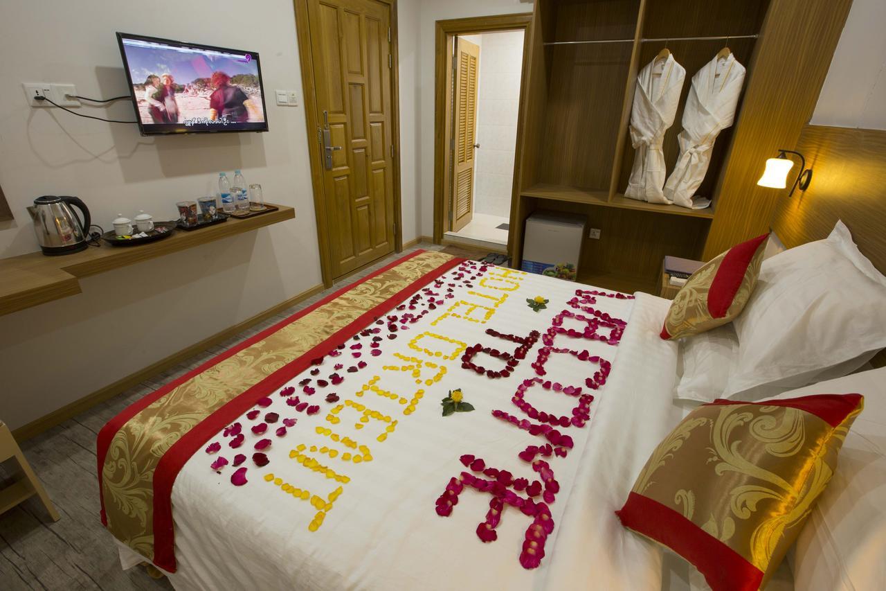 Orient Hotel Mandalay Bagian luar foto