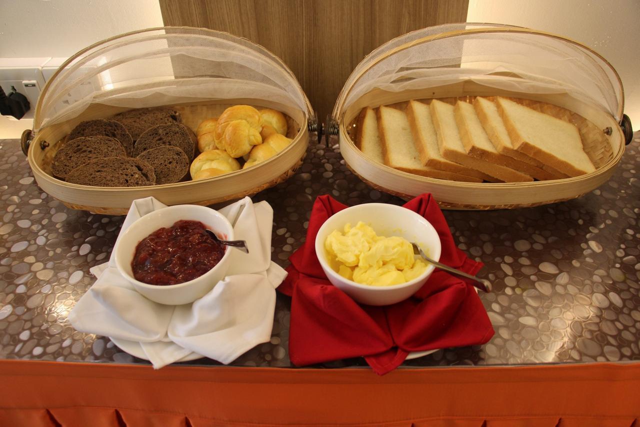 Orient Hotel Mandalay Bagian luar foto