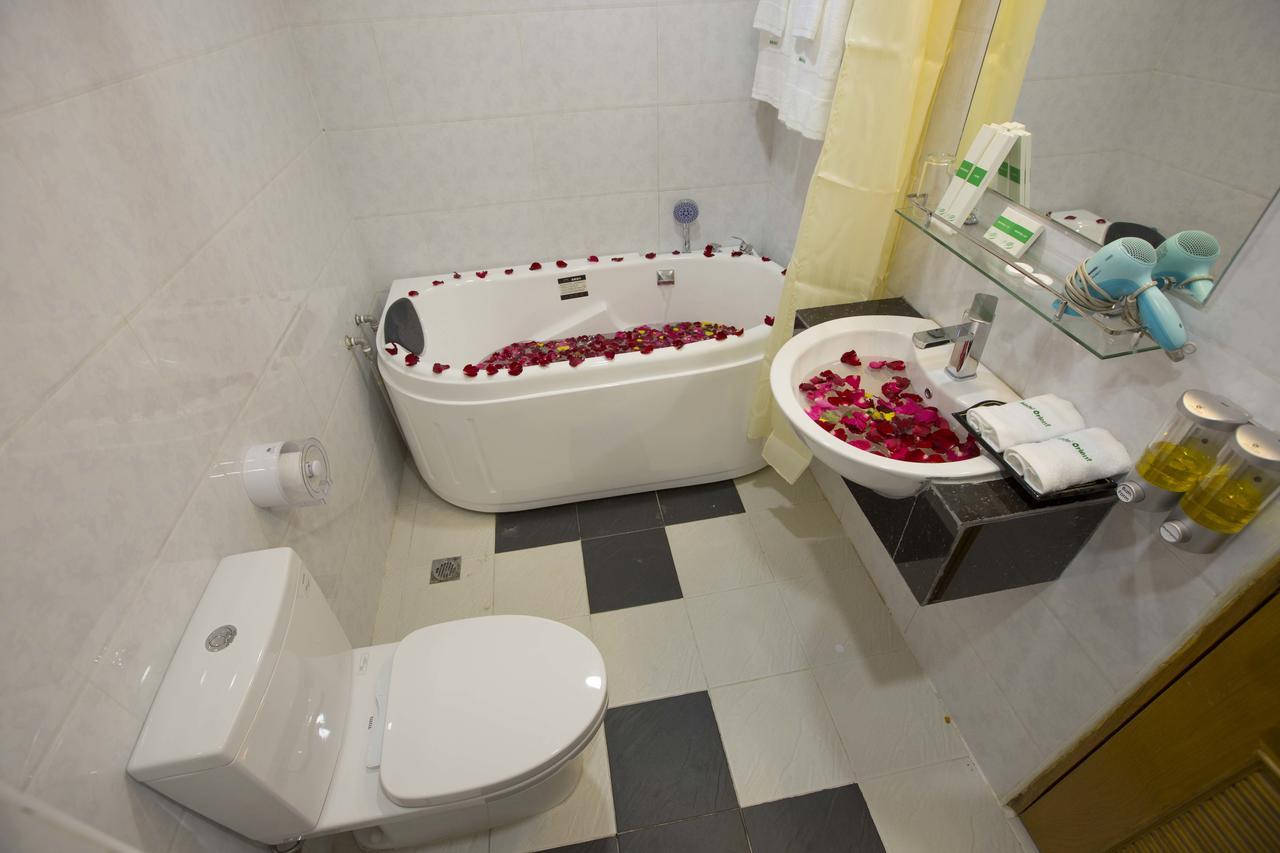 Orient Hotel Mandalay Bagian luar foto